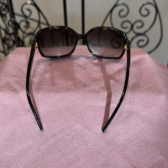 🔥Fendi🔥Sunglasses🔥Made in Italy🔥 - Picture 2 of 5
